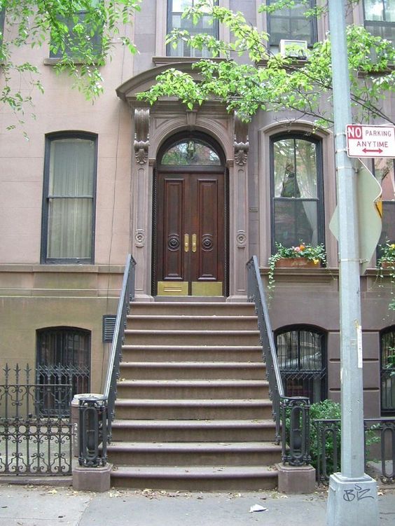 badrum-inspiration_Carrie-Bradshaw_sex-and-the-city_apartment-exterior_badrumsdrommar