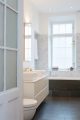 badrumsinspiration stort badrum inspiration kalksten carrara inbyggt badkar badrumsmobel kommod via per jansson badrumsdrommar
