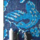 Badrumsinspiration - Blå mosaik på gästtoalett