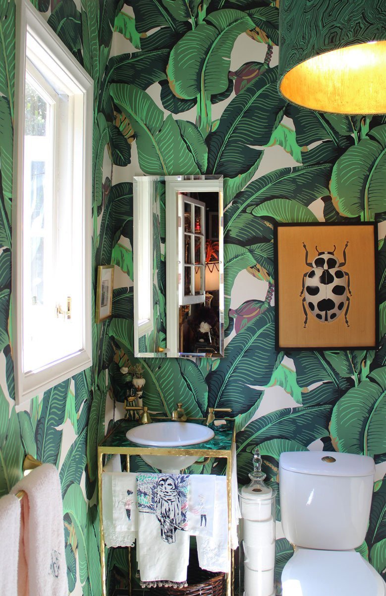 badrum-inspiration_martinique-banana-leaf_bathroom-marjorie-skouras_apartment-therapy_badrumsdrommar_2