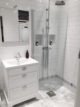 badrumsinspiration klassiskt badrum sekelskifte tal carrara hexagon lantlig kommod halvforband duschvaggar hemma hos andreas helsingborg badrumsdrommar