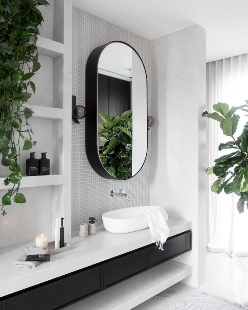 Badrumsinspiration - Modernt badrum med gröna växter