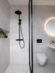 badrumsinspiration modernt gra badrum svart spolknapp wc TECE lux mini samarbete badrumsdrommar