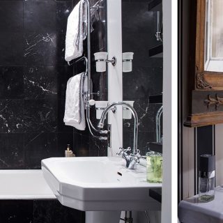Badrumsinspiration - badrum inspiration svart marmor badrumsdrommar