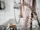 Badrumsinspiration - badrum inspiration schackrutigt romantiskt annacate photo anders bergstedt badrumsdrommar duschdraperi 1200px