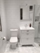 badrumsinspiration klassiskt badrum sekelskifte tal carrara hexagon lantlig kommod halvforband golvwc badrumslampa hemma hos andreas helsingborg badrumsdrommar