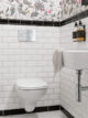 badrumsinspiration klassiskt badrum vittxcm halvforband rostfri spolknapp wc TECE solid metall samarbete badrumsdrommar